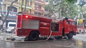 Hải Phòng: Cháy lớn tại Phòng trà phố Văn Cao Hải Phòng: Cháy lớn tại Phòng trà phố Văn Cao